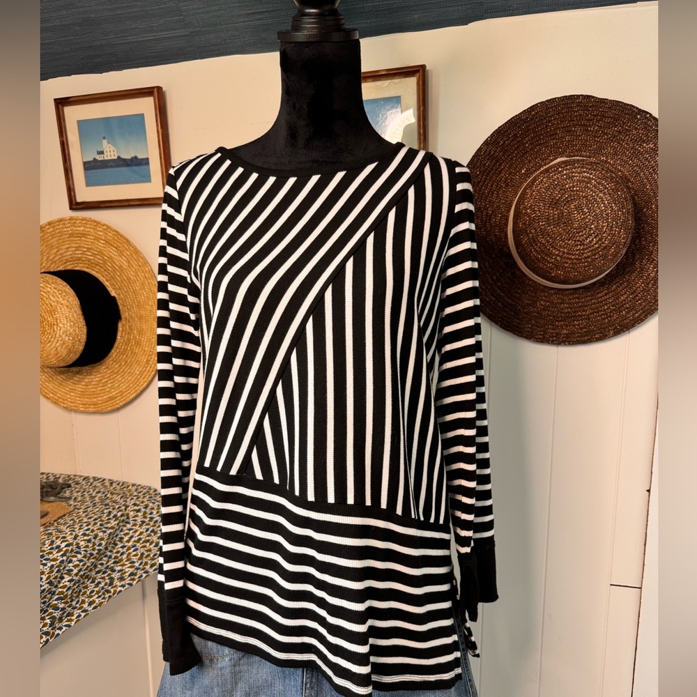 Jones New York Geometric Pattern Black & White BlackCuffs Side Small - Picture 3 of 9